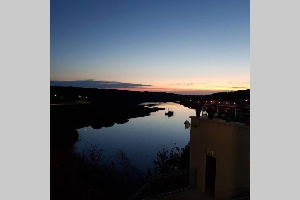 The Loft @ Clifden Bay Apartments エクステリア 写真