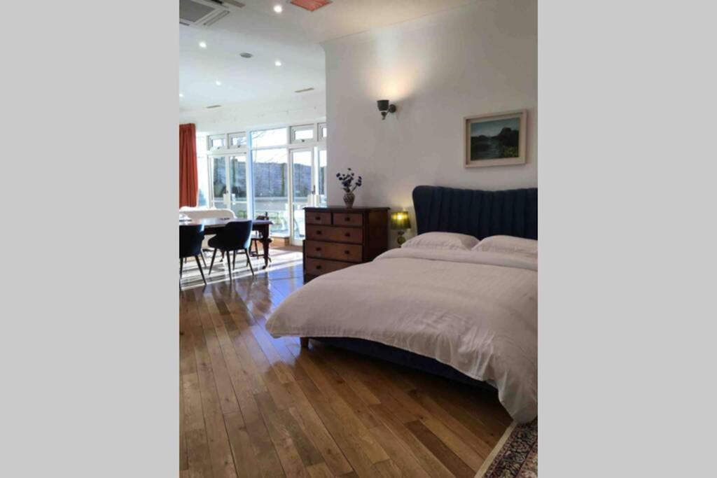The Loft @ Clifden Bay Apartments エクステリア 写真