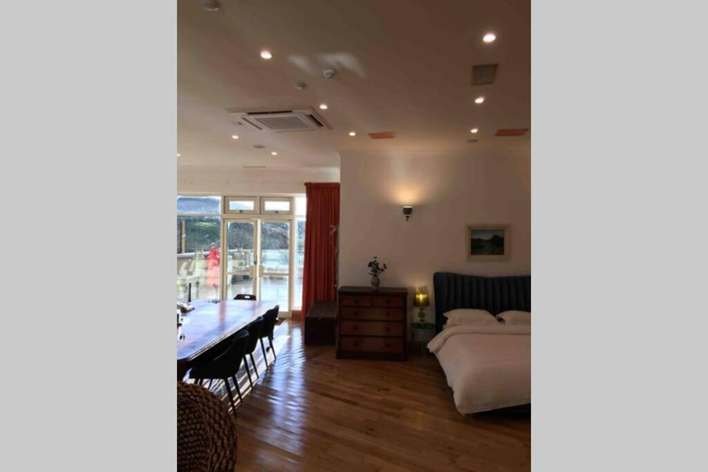 The Loft @ Clifden Bay Apartments エクステリア 写真